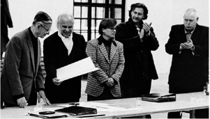 Verleihung der Ehrenmitgliedschaft der Akademie der bildenden Künste Wien durch Rektor Carl Pruscha, 1995